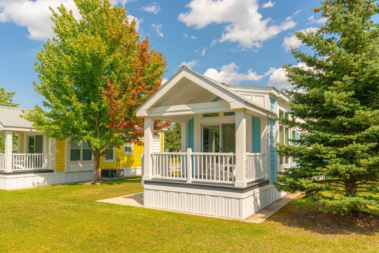 Sun Outdoors Petoskey Bay Harbor Hotel Bagian luar foto